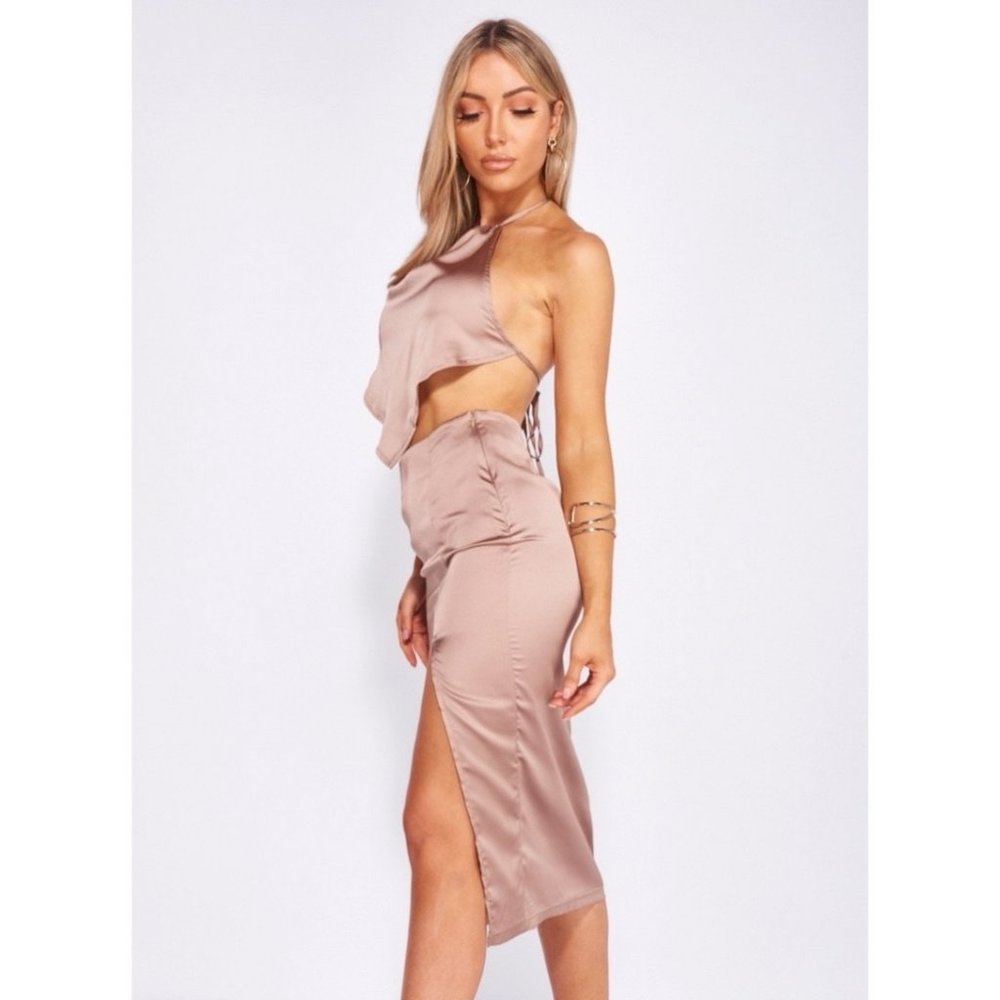 Satin Silk Halter Neck Backless Handkerchief Top and Front Silt Midi Skirt Set - Picture 4 of 14